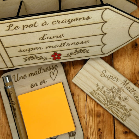 Bloc-notes bois avec stylo personnalisé – Merci Maîtresse, Maître, Nounou, ATSEM…